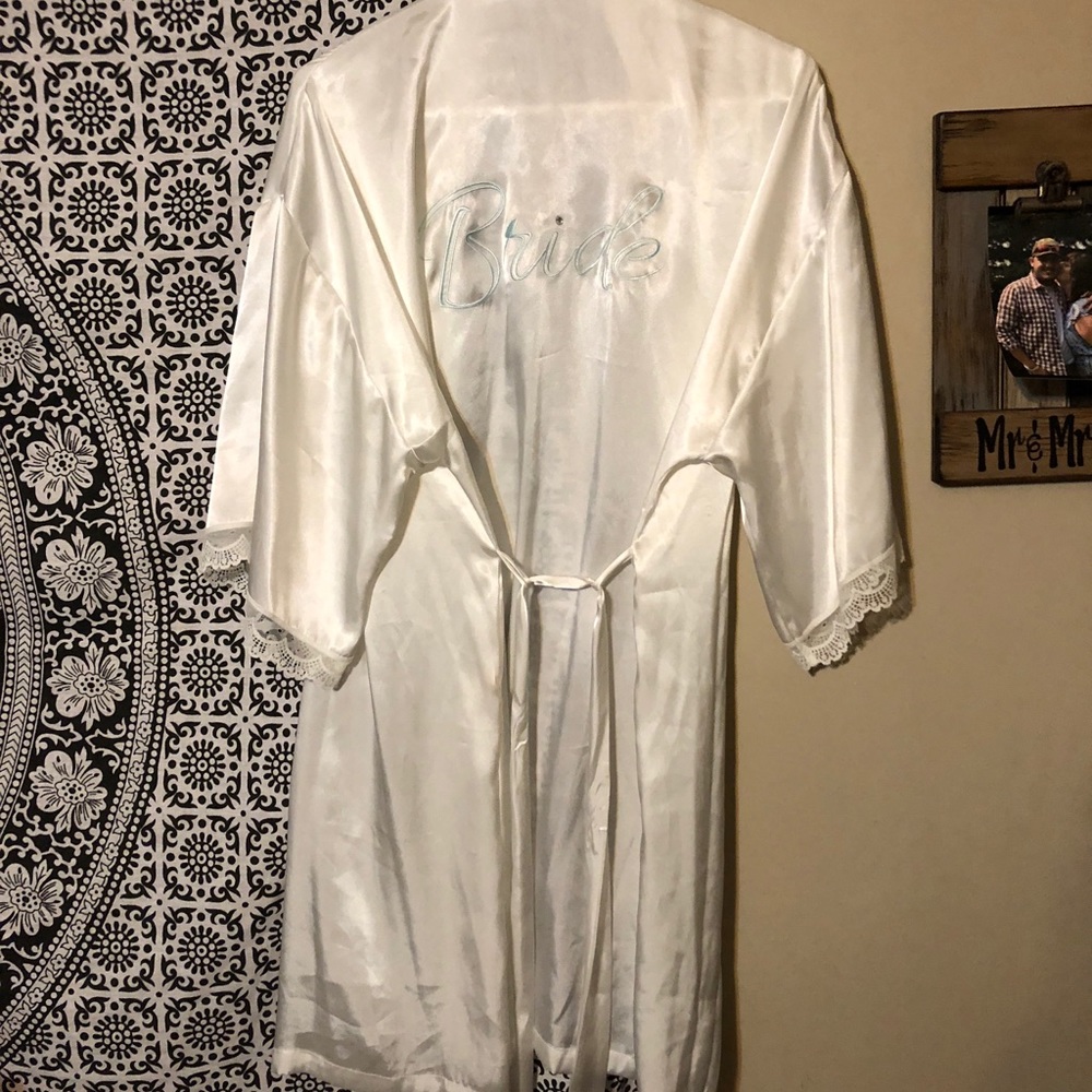 Bride Robe - Picture 3 of 4